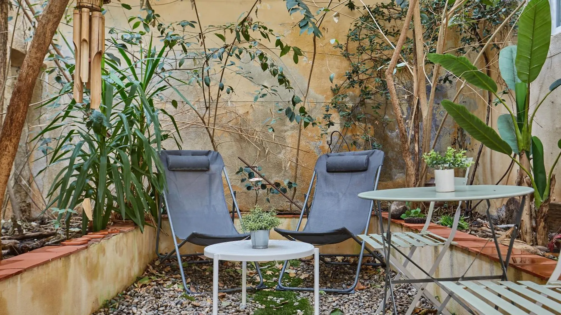 Appart Aix Sauna Jacuzzi Balneo Spa Privatifs Hyper Centre Historique Cour Interieur Aix-en-Provence